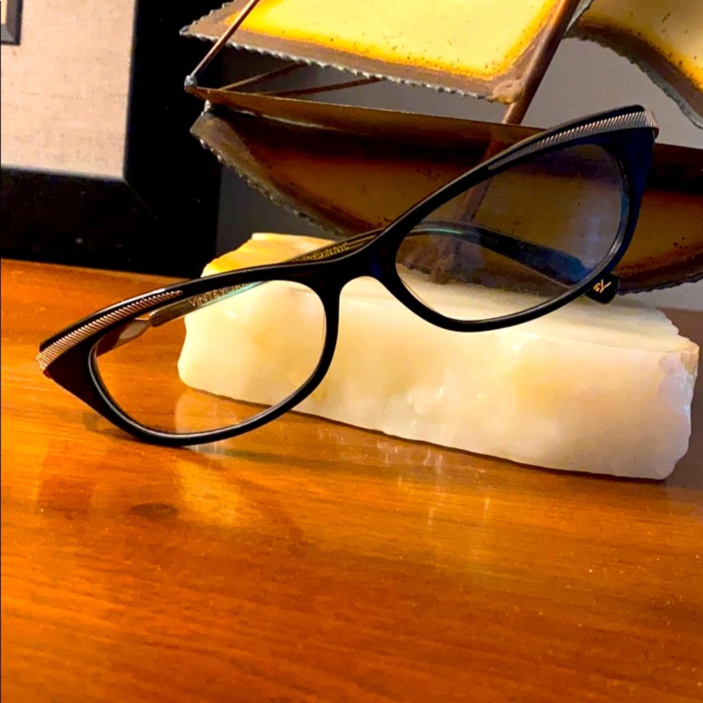 Vintage look frames.